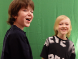 Kinder entwickeln eigenes Spiel im Programmierkurs